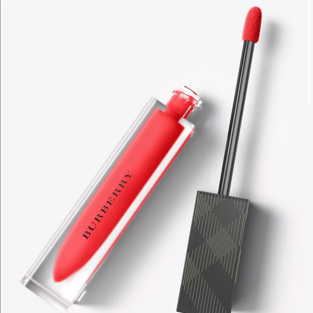NWT [Burberry] Liquid Lip Velvet in Military Red